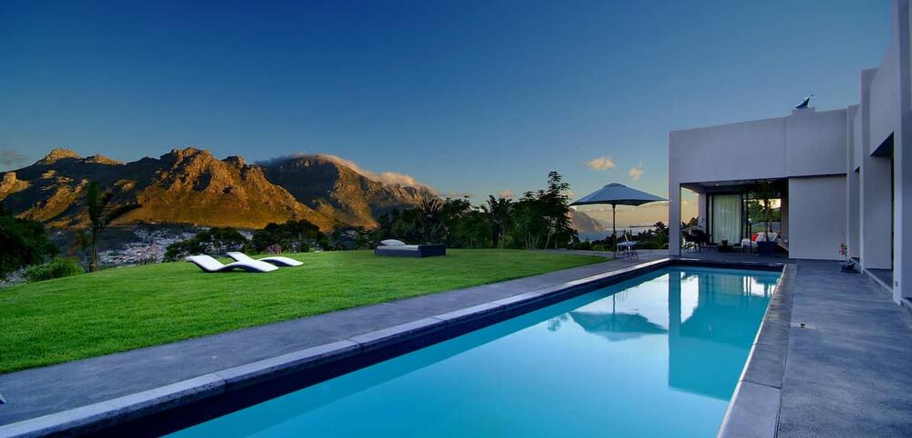 the epicure club cape town pool area
