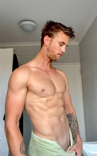 male massage therapist gaz